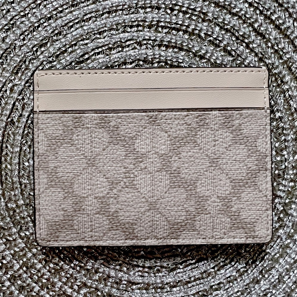 NWOT ♠️ Kate Spade ♠️ Cream Clover Design Card Holder - Picture 2 of 3